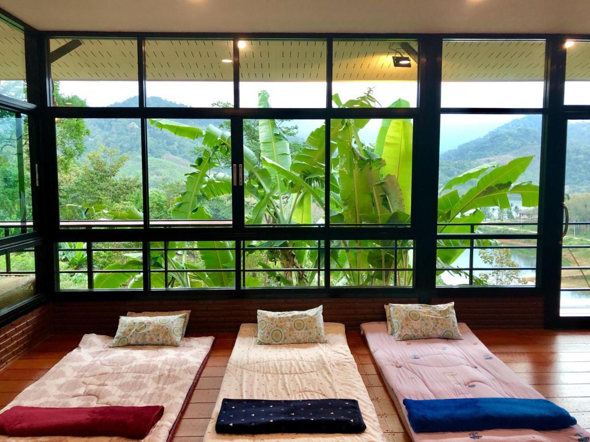 Baanhatsompaen Homestay ラノーン エクステリア 写真