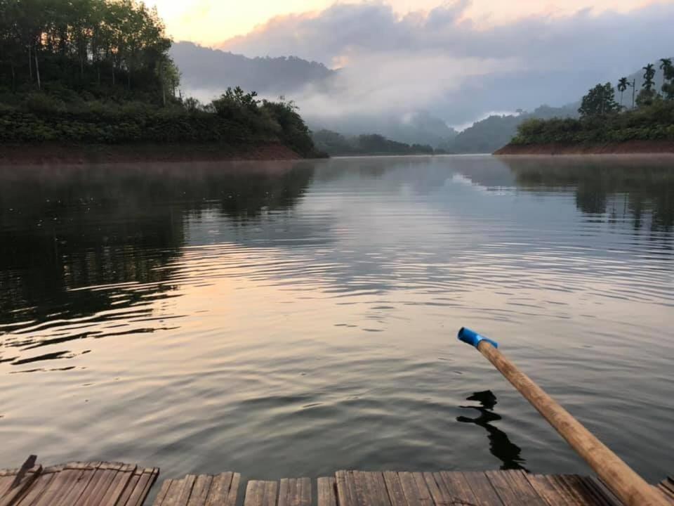 Baanhatsompaen Homestay ラノーン エクステリア 写真