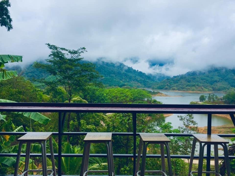 Baanhatsompaen Homestay ラノーン エクステリア 写真
