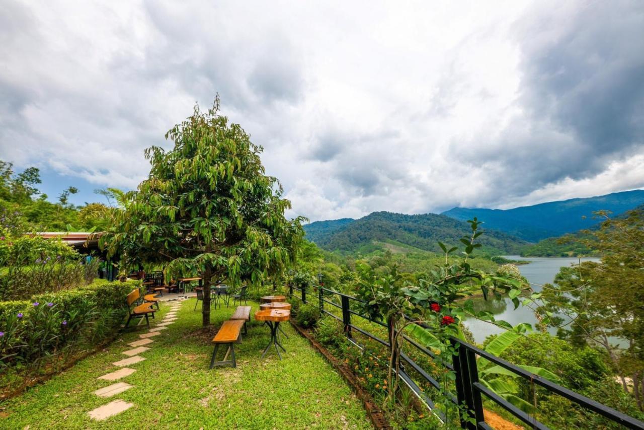 Baanhatsompaen Homestay ラノーン エクステリア 写真