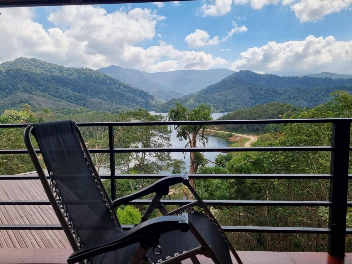 Baanhatsompaen Homestay ラノーン エクステリア 写真