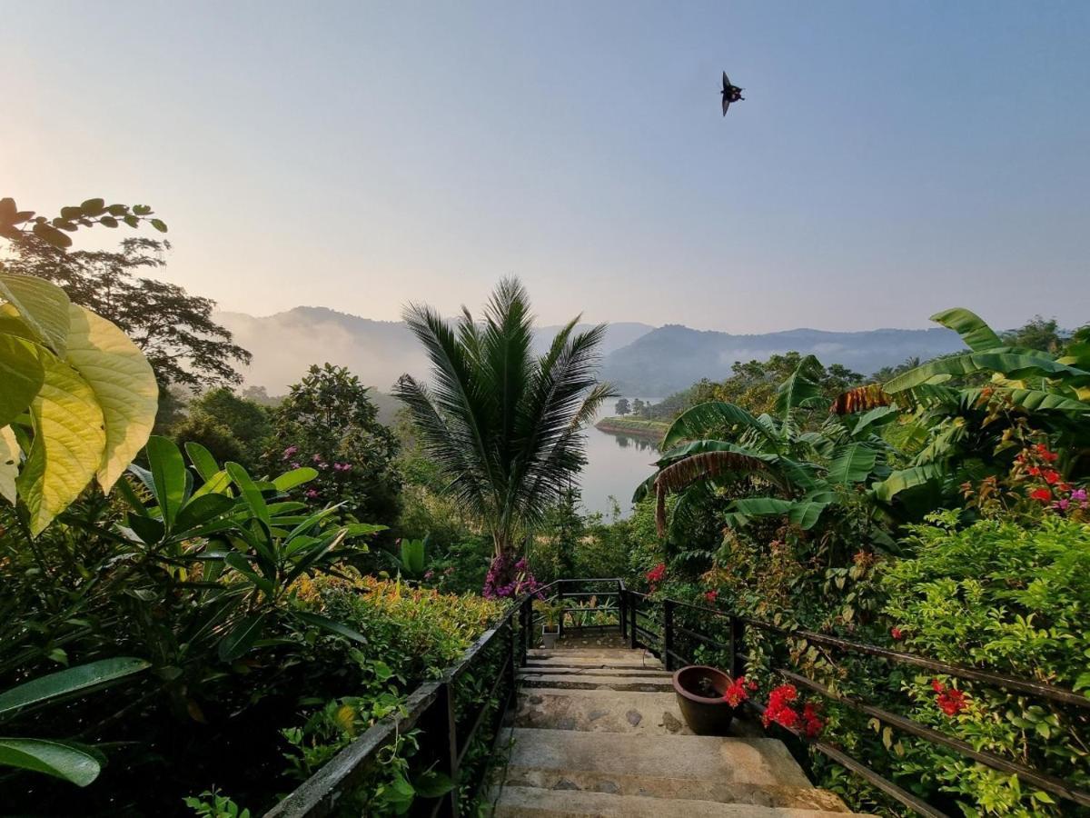 Baanhatsompaen Homestay ラノーン エクステリア 写真