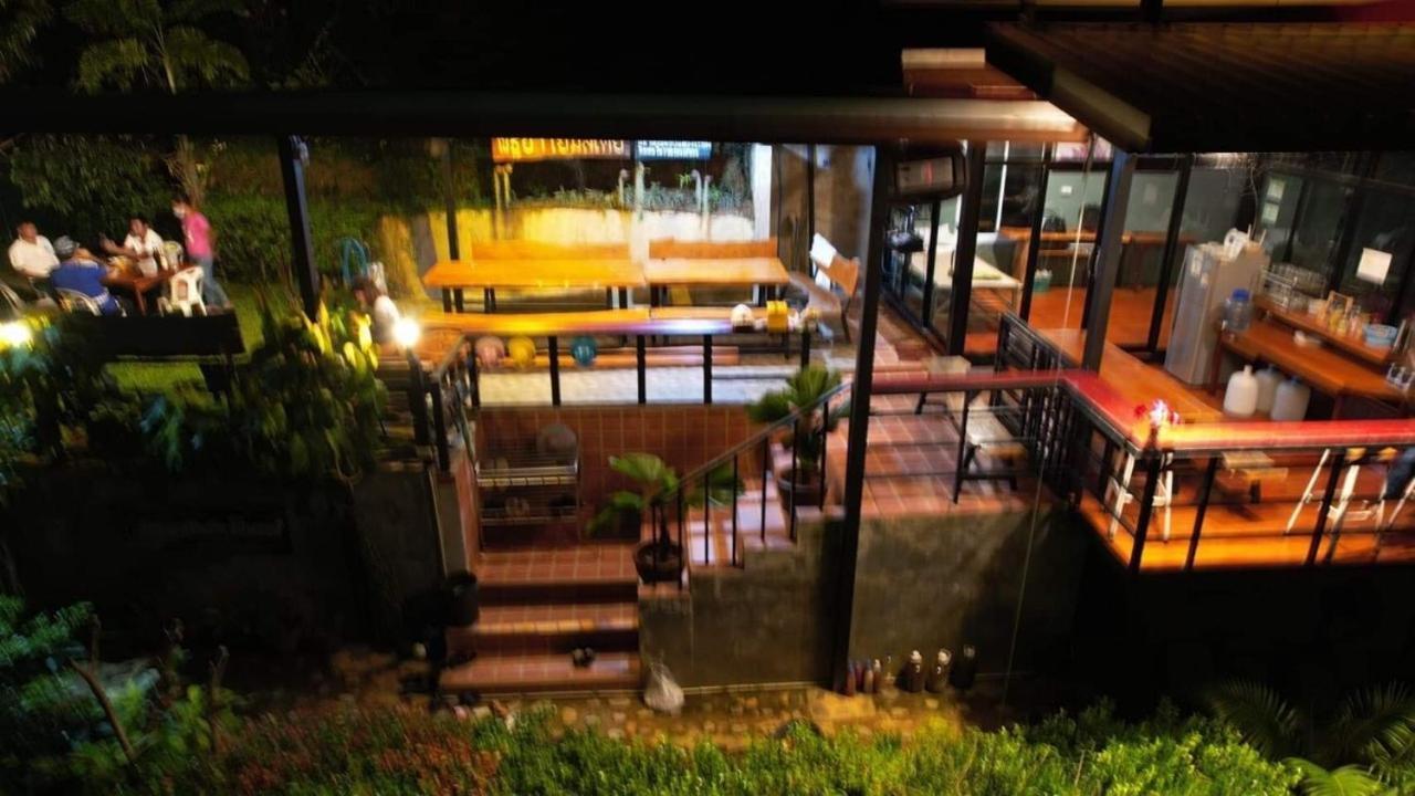Baanhatsompaen Homestay ラノーン エクステリア 写真