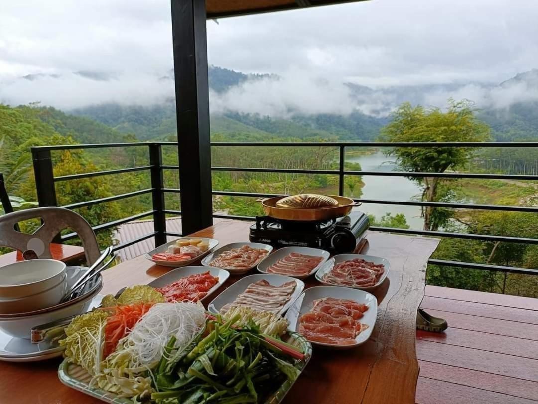 Baanhatsompaen Homestay ラノーン エクステリア 写真