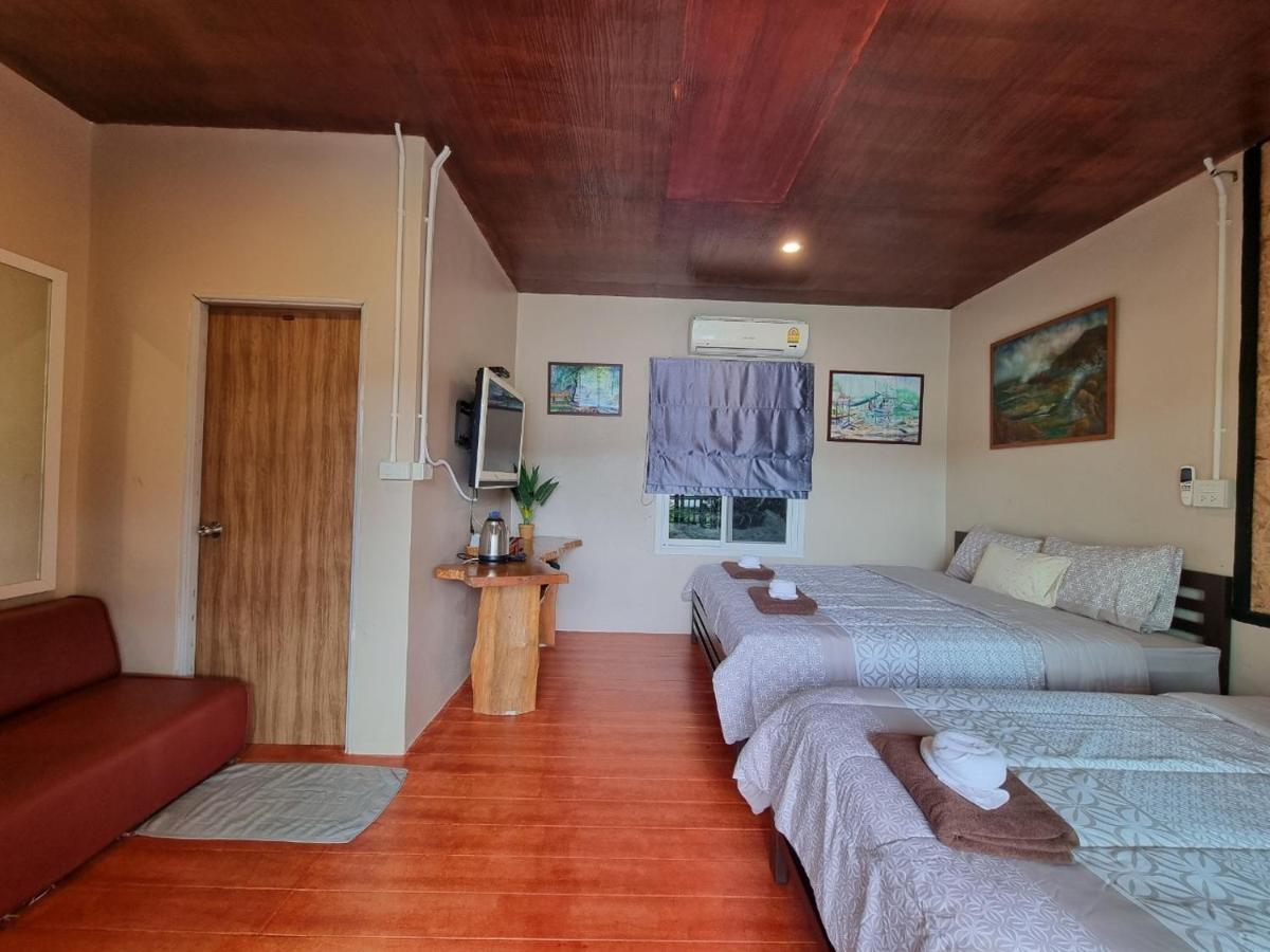 Baanhatsompaen Homestay ラノーン エクステリア 写真